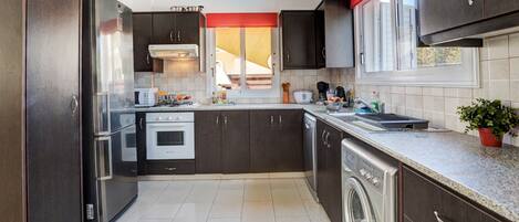 家庭别墅, 3 间卧室, 泳池景观 | 私人厨房 | 大冰箱、微波炉、烤箱、炉灶