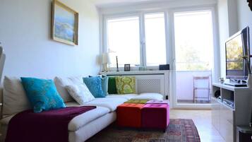 Apartment, 1 Bedroom (Top 71, incl. Cleaning Fee) | Living area | Flat-screen TV, Netflix