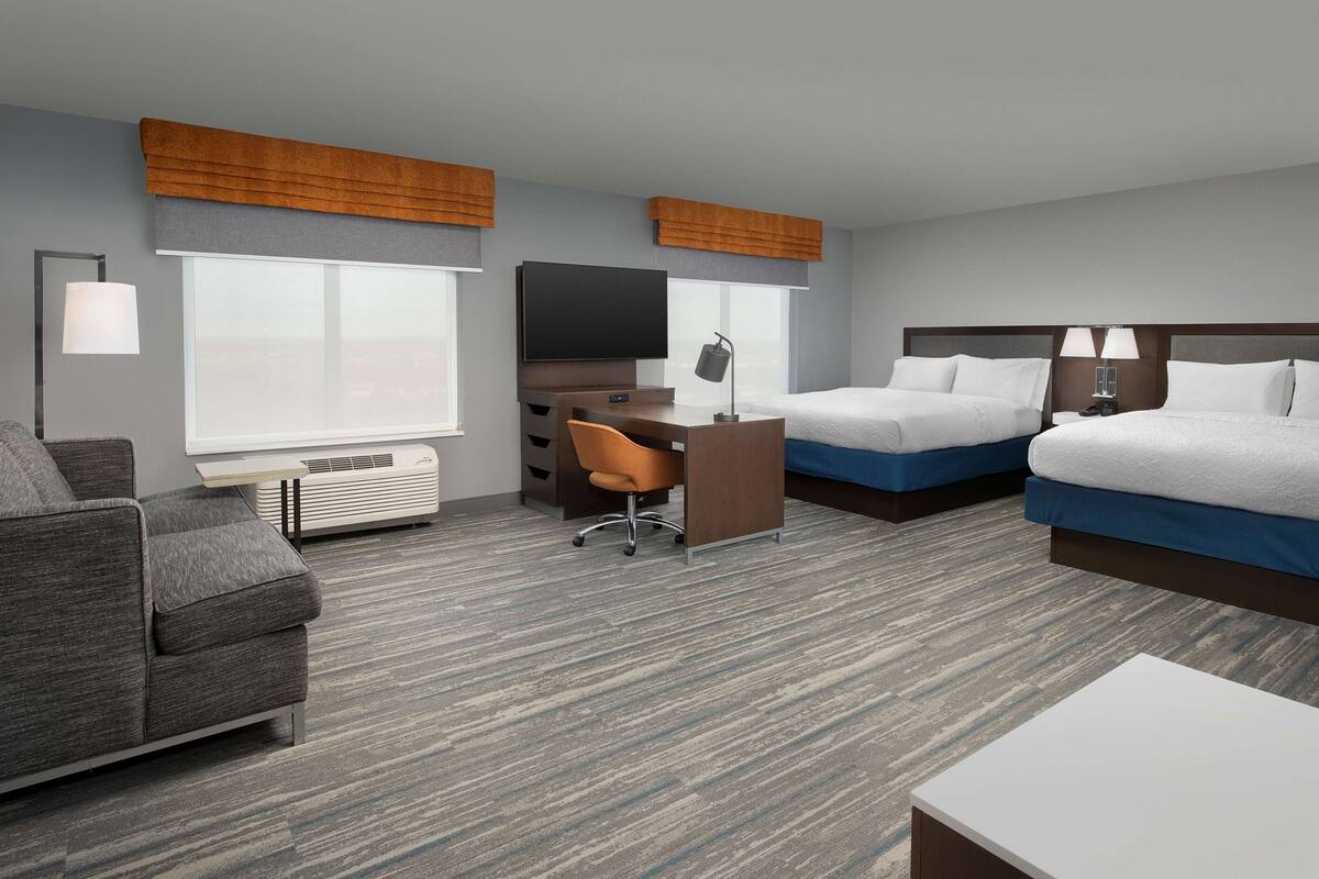 in-room safe, desk, laptop workspace, blackout curtains