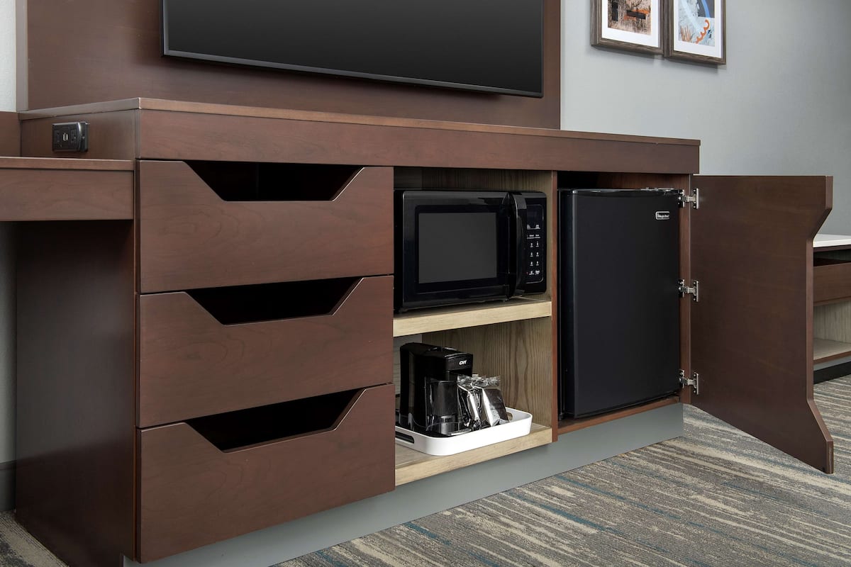 in-room safe, desk, laptop workspace, blackout curtains