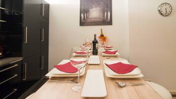 House | In-room dining