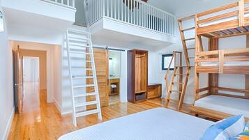 6 bedrooms, iron/ironing board, travel crib, free WiFi