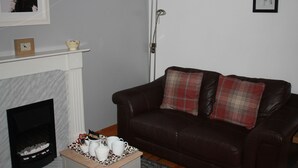 Apartment, 1 Double Bed, Garden View | Interior - Dunshee (Dunvegan)