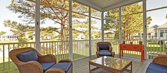 Beautiful 5 bedroom 3 bathroom House in Bear Trap Dunes Community! Beach Town, Golf, Pool, Fitness Center, Playground, Shuttle Service, Tennis!