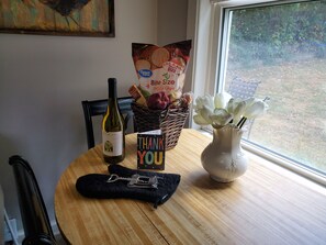 Interior - Mins to Downtown Nashville | Make Music City Memories in This Cozy Cottage (Nashville)