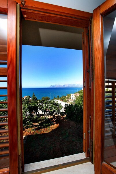 DREAM VILLA FOR THE ENTIRE FAMILY. WHAT A GREAT PLACE  FOR SPECIAL REUNION 