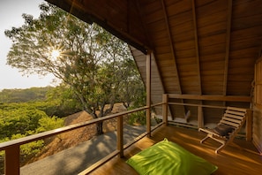 Villa pour lune de miel, Plusieurs lits, vue sur lâocĂ©an | Balcon