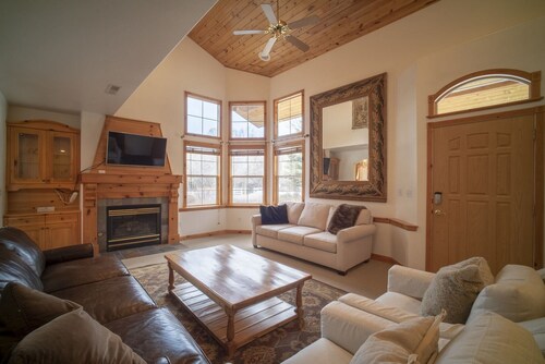 3 Bedroom 3 Bathroom Chalet 719