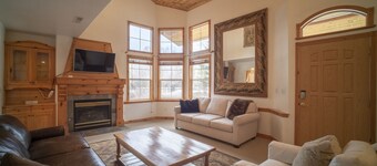 3 Bedroom 3 Bathroom Chalet 719