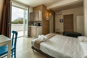 Studio Deluxe, sân hiên | Bếp riêng | Tủ lạnh, lò nướng, bếp nấu, dụng cụ pha espresso 