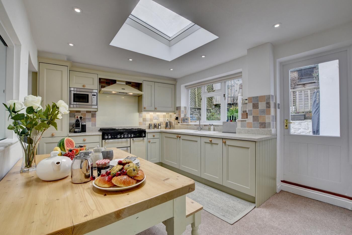 Mikrowelle, Ofen, Geschirrspüler, Toaster