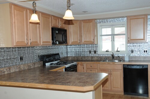 Stay near Hampton Beach & its park, steps away!