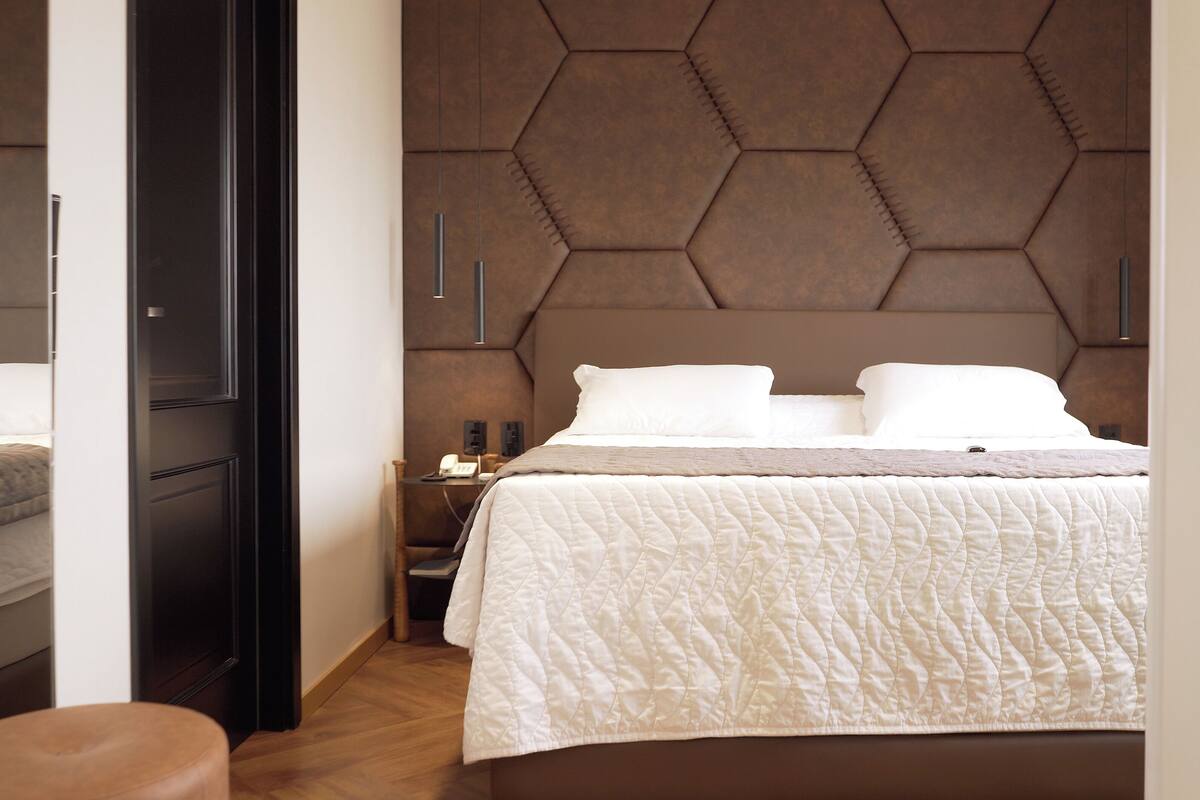 Suite – exclusive | Allergitestet sengetøy, minibar, lydisolert og wi-fi (inkludert)
