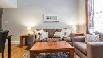 Apartment (2 Bedrooms) | Living room | TV, fireplace, streaming services