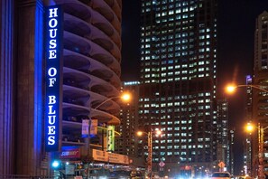 Exterior - The Nimbus - Vibrant Studio in Heart of Downtown! (Chicago)