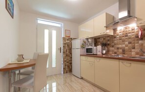 Standard Apartment, 1 Bedroom (0131) | Private kitchen | Fridge, microwave, stovetop, coffee/tea maker - Apartment 758 (Pula)