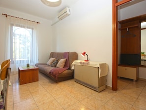 Standard-Apartment, 1 Schlafzimmer (397/907) | Wohnbereich | Fernseher