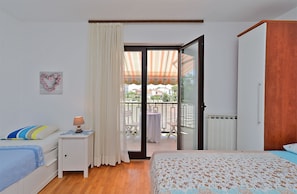 Standard Apartment, 3 Bedrooms (38/285) | 3 bedrooms, iron/ironing board, free WiFi, bed sheets