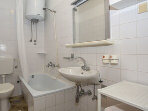 Bathroom - Apartment 51 (Pula)
