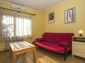 Standard Apartment, 1 Bedroom (51/75) | Living area | TV - Apartment 51 (Pula)