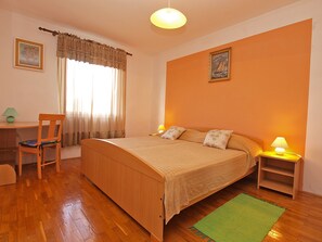 Standard-huoneisto, 4 makuuhuonetta (70/106) | Silitysrauta/-lauta, ilmainen Wi-Fi, vuodevaatteet