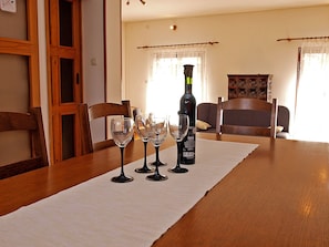 Appartement Standard, 4 chambres (70/106) | Repas dans la chambre