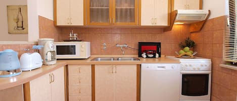 스탠다드 아파트, 침실 4개 (70/106) | 전용 주방 | 냉장고, 전자레인지, 오븐, 쿡탑