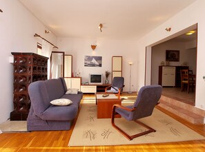 Standard-Apartment, 4 Schlafzimmer (70/106) | Wohnzimmer | Fernseher