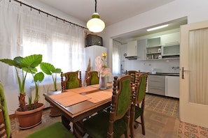 Appartement Standard, 4 chambres (74/118) | Restauration dans la chambre