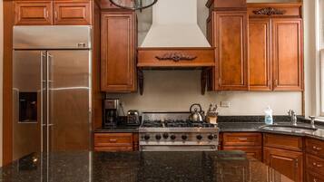 House (5 Bedrooms) | Private kitchen | Dining tables