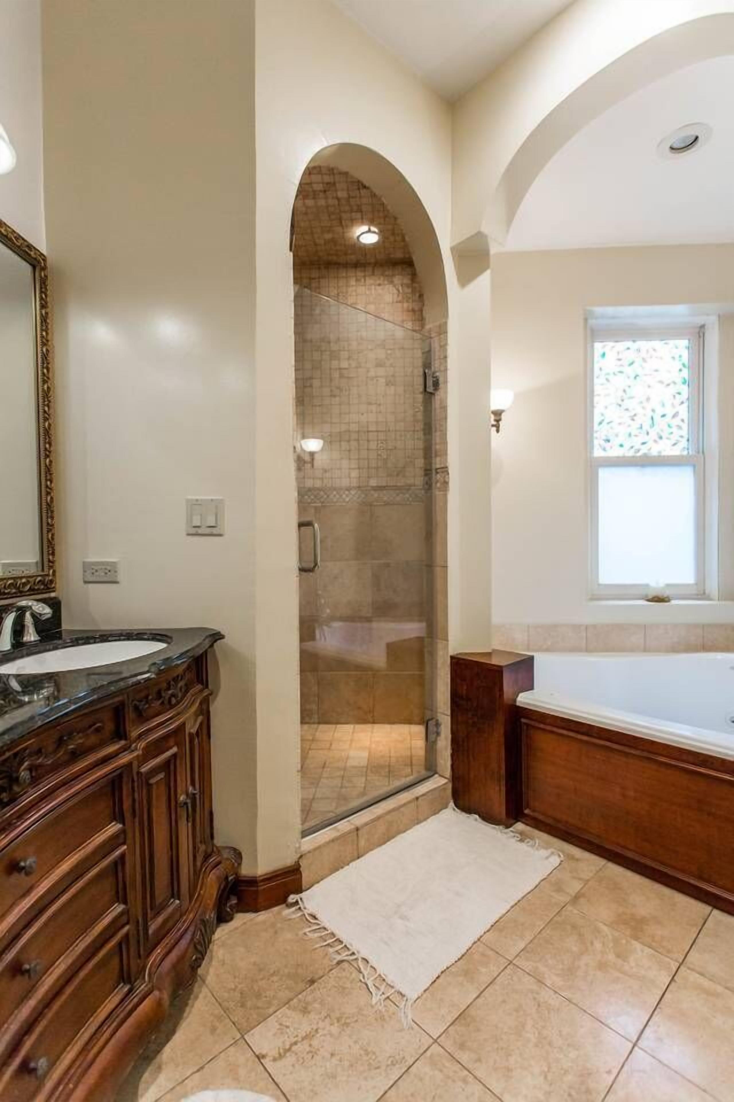 House (5 Bedrooms) | Bathroom