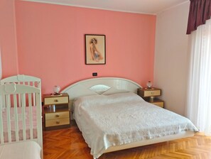 Departamento estándar, 2 habitaciones (0159) | 2 habitaciones, tabla de planchar con plancha y ropa de cama 