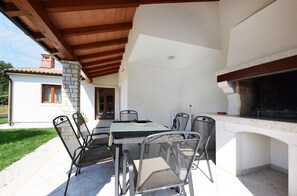 Standard-huvila, 3 makuuhuonetta (0163) | Terassi/patio