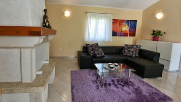 Standard Villa, 3 Bedrooms (0163) | Living room | TV