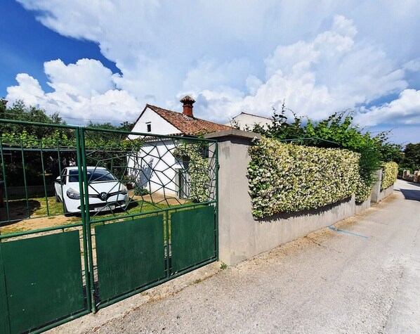Front of property - House 385 (Pula)