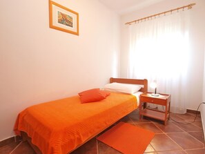 Standard-Apartment, 4 Schlafzimmer (0172) | 4 Schlafzimmer, laptopgeeigneter Arbeitsplatz, Bügeleisen/Bügelbrett