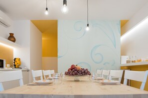 Microwave, electric kettle