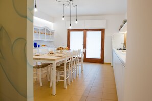 Microwave, electric kettle - B&B Oikos Selinunte (Castelvetrano)
