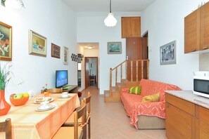 Standard Apartment, 1 Bedroom (0176) | Living area | TV