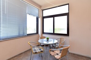 Standard Apartment, 2 Bedrooms (531/56565) | Living area | TV - Apartment 531 (Pula)