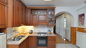 Apartemen Standar, 2 kamar tidur (531/56565) | Dapur pribadi | Lemari es, kompor, dan peralatan masak/sendok-piring