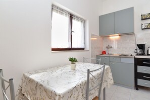 Estudio estándar, 1 habitación (535/1278) | Área de sala de estar | Televisión 