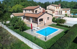 Property grounds - Villa 598 (Tinjan)