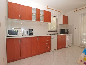 Standard Apartment, 4 Bedrooms (603/1448) | Private kitchen - Apartment 603 (Medulin)