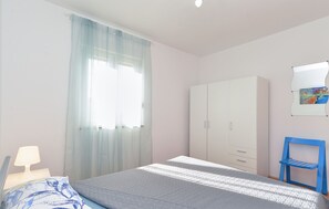Standard Apartment, 3 Bedrooms (0184) | 3 bedrooms, iron/ironing board, free WiFi, bed sheets - Apartment 608 (Medulin)