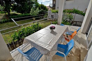 Standard Apartment, 3 Bedrooms (0186) | Balcony