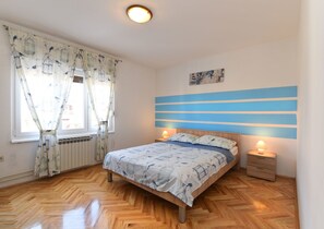 Standard Apartment, 3 Bedrooms (0186) | 3 bedrooms, iron/ironing board, free cribs/infant beds, free WiFi