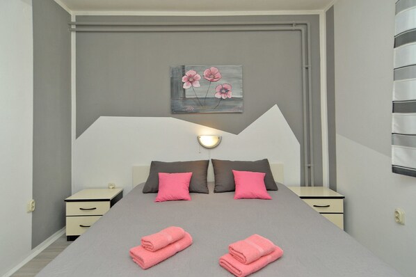 Standard-Apartment, 2 Schlafzimmer (0187) | 2 Schlafzimmer, Bügeleisen/Bügelbrett, kostenlose Babybetten