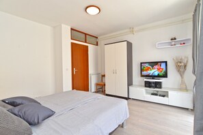 2 habitaciones, tabla de planchar con plancha y wifi gratis