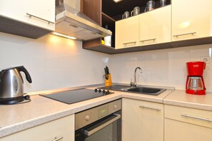 Standard Apartment, 2 Bedrooms (628/1501) | Private kitchen | Fridge, microwave, oven, stovetop - Apartment 628 (Fazana)